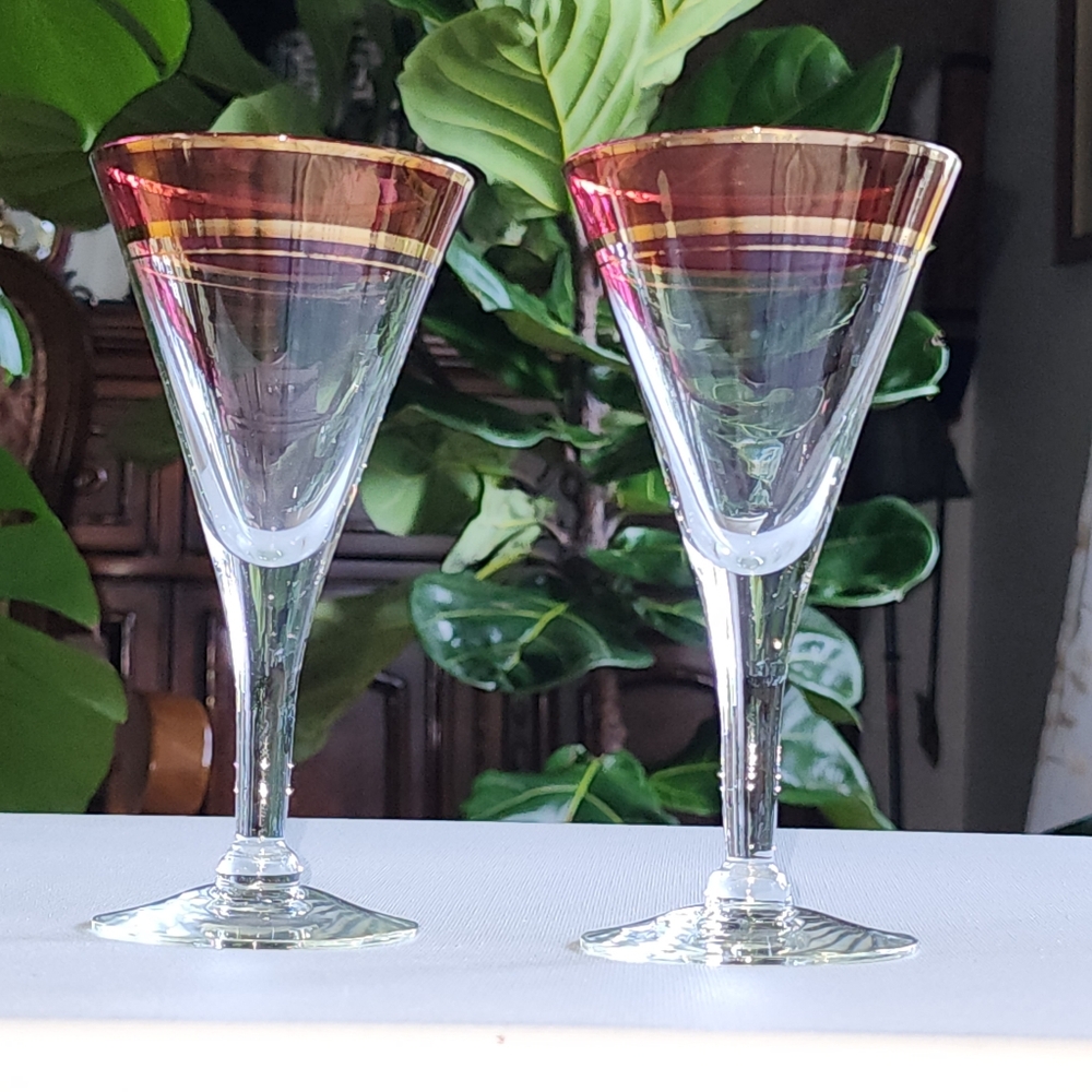 Set of 2 Vintage Red and Gold Trim Flared  Liquor Glasses With Stem‎ 5oz